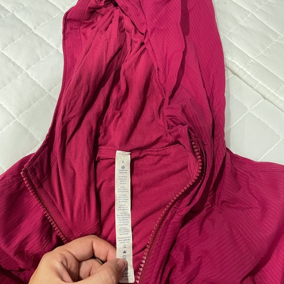 SOLD Lululemon Raspberry Reversible Jacket - Picture 3 of 3